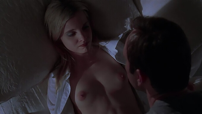 Impresionante Mena Suvari En "American Beauty" - Parte 5