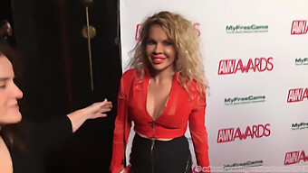 Sabina Rouge Dan Katy Jayne Di Karpet Merah Avn Awards 2018