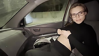 Teen Girls Give A Blowjob In Traffic Jam