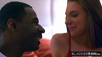 69 Interracial Con Una Morena Caliente Que Ama Las Grandes Pollas Negras