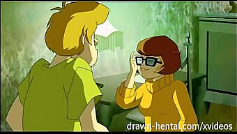 Nerdy Velma Får Rumpa Si Knullet I Hentai-Parodi