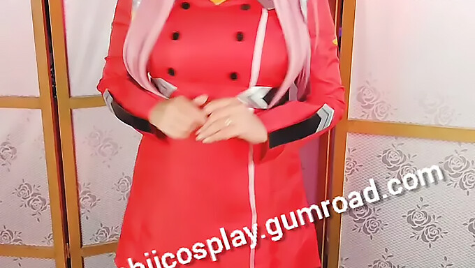 Cosplay Zerotwo Yang Berusia 18 Tahun Dari Pembantu Santa Dengan Payudara Besar Alami