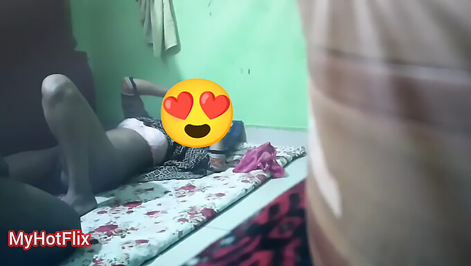 Desi Village Bhabhi Прави Секс В Скрито Видео