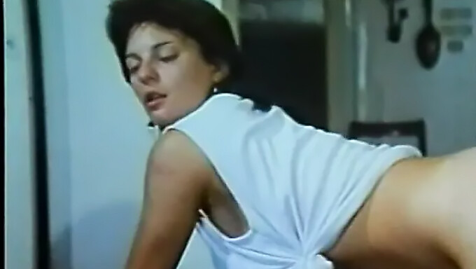 1982'De Yunan Pornografisinin Yıldızı